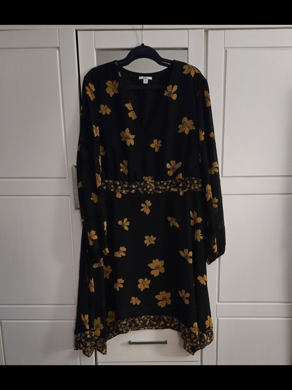 Black & Mustard Floral V-Neck Long Sleeve Dress